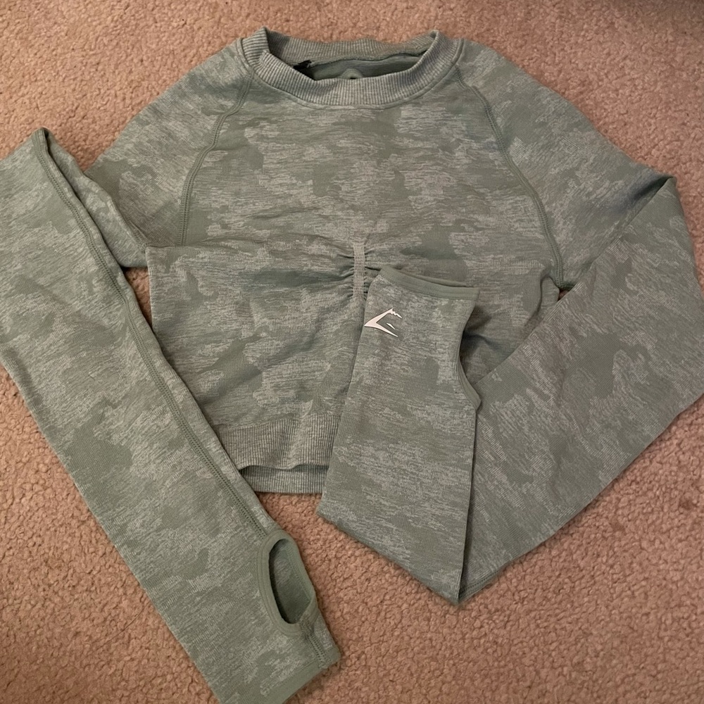 Camo Cropped Gymshark Shirt